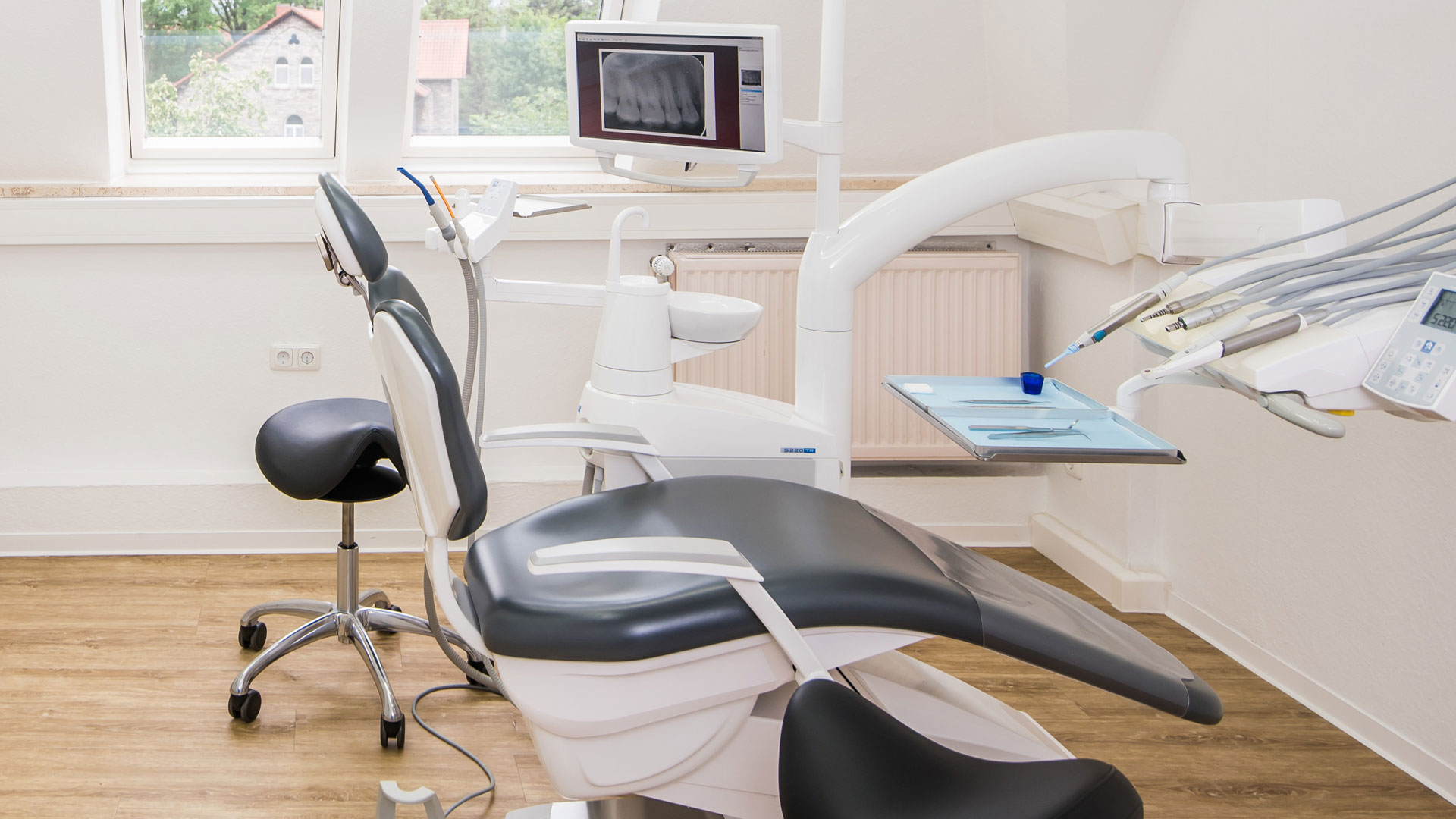 Zahnärztin Dr. Manuela Seguin | Zahnarztpraxis am Groner Tor | Groner-Tor-Str. 2-3 | 37073 Göttingen | Behandlungszimmer